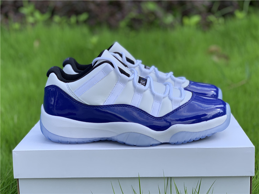 Air Jordan 11 Low WMNS โConcordโ AH7860-100