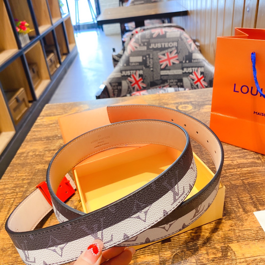 L*ouis V*uitton Belts Top Version