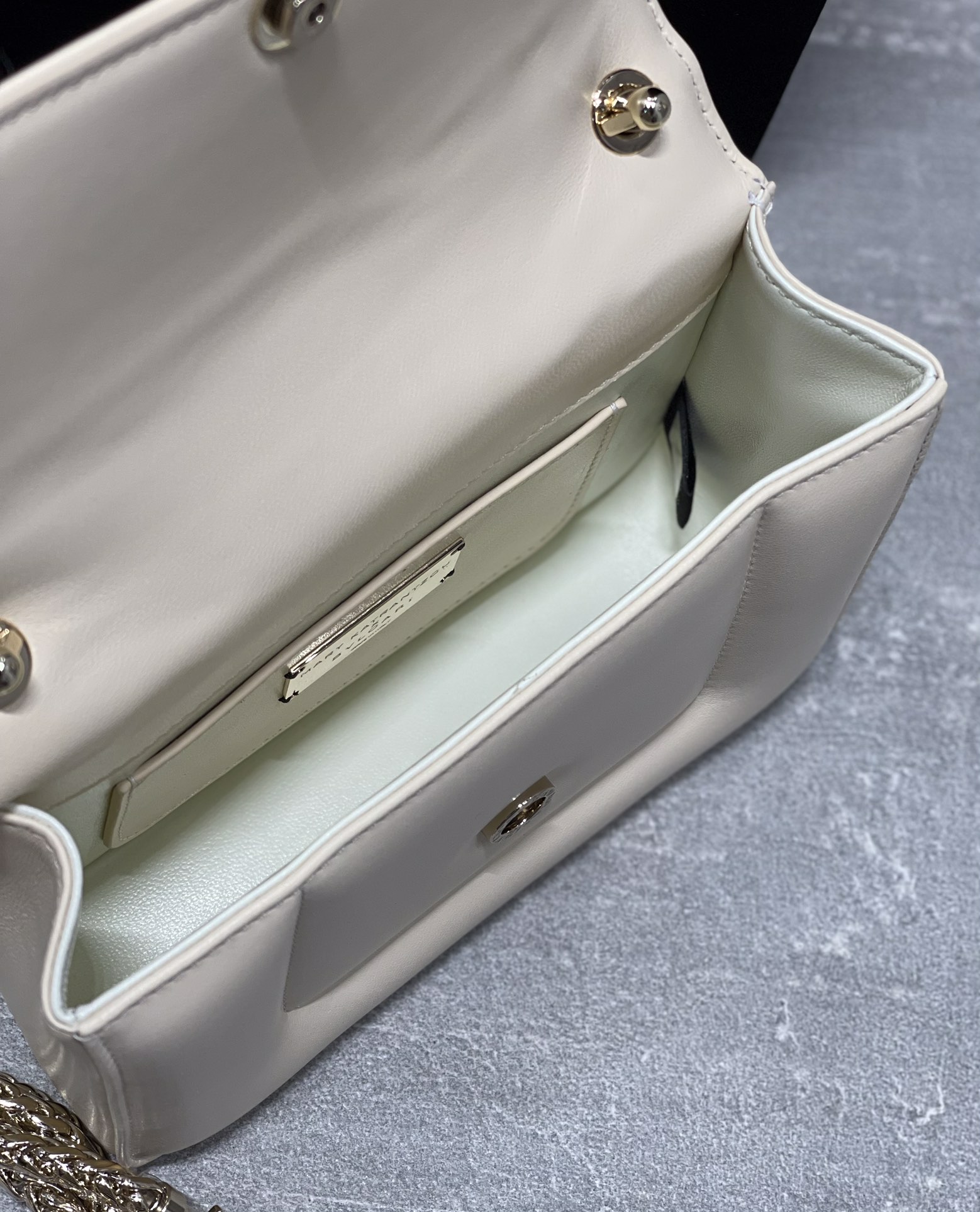 B*vlgari Top Quality Bag 19.2*15*6CM