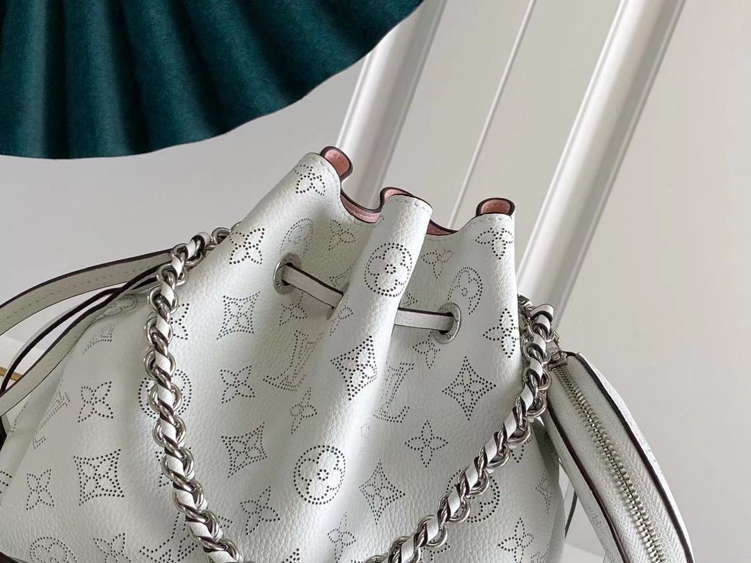 L*ouis V*uitton Top Bag 19*22*14cm