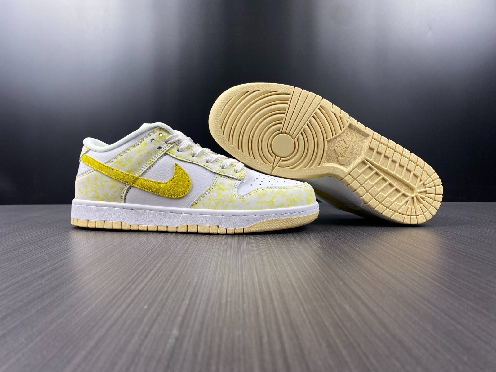 from Nike Dunk SB Low DM9467-700