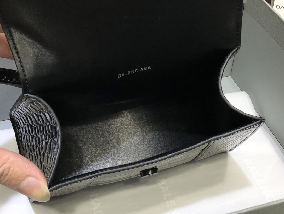 B*alenciaga Bag Top Quality