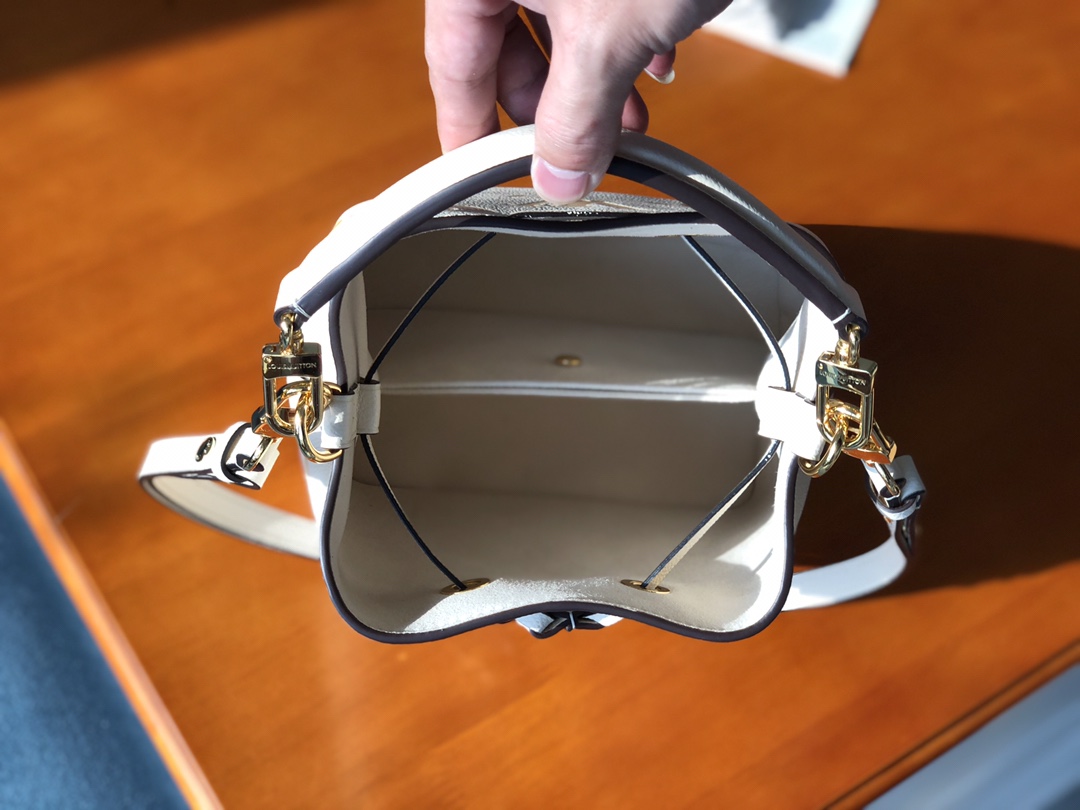 L*ouis V*uitton Bag Top Quality 20 x 20 x 13cm