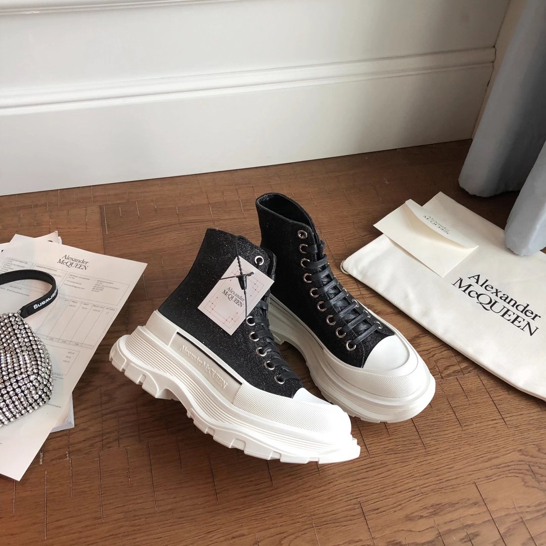 A*exander M*queen Sneaker