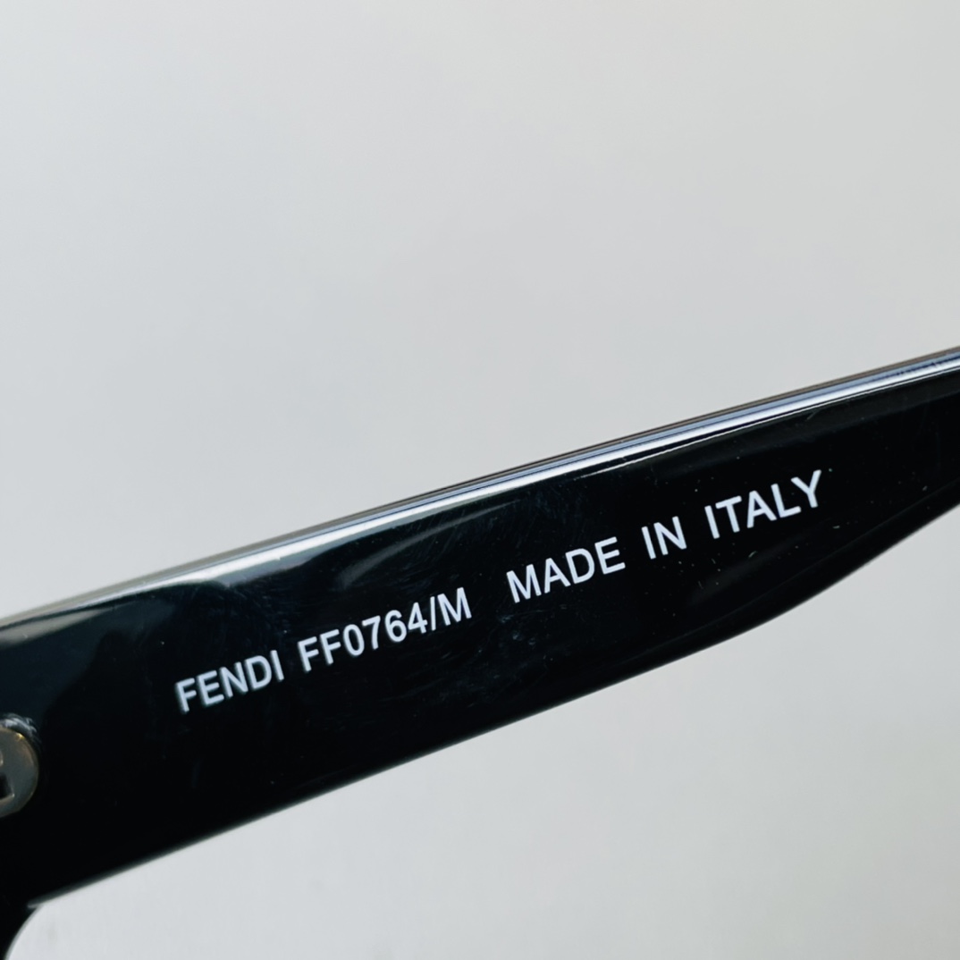 F*endi Glasses Top