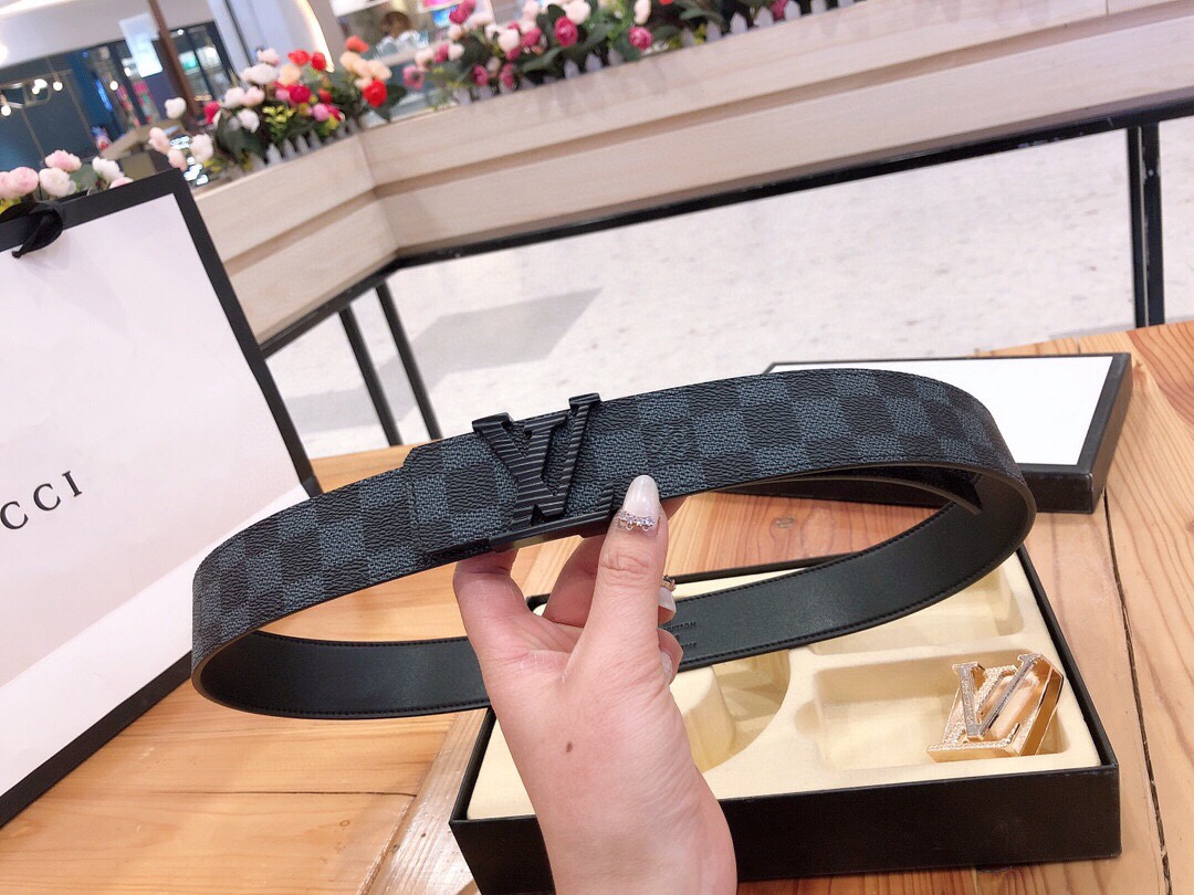 L*ouis V*uitton Belts Top Version