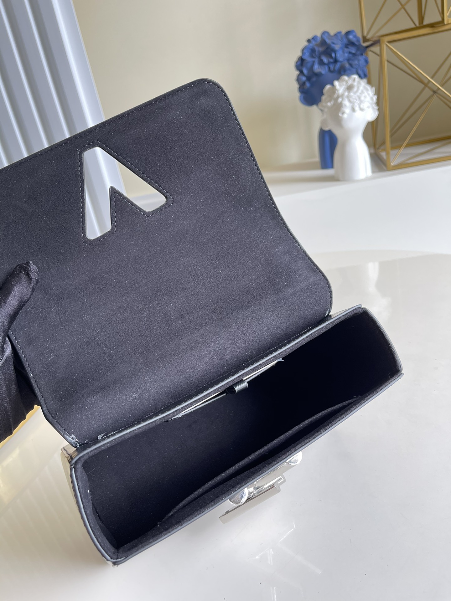 L*ouis V*uitton Bag Top Quality 23 x 17 x 9.5cm