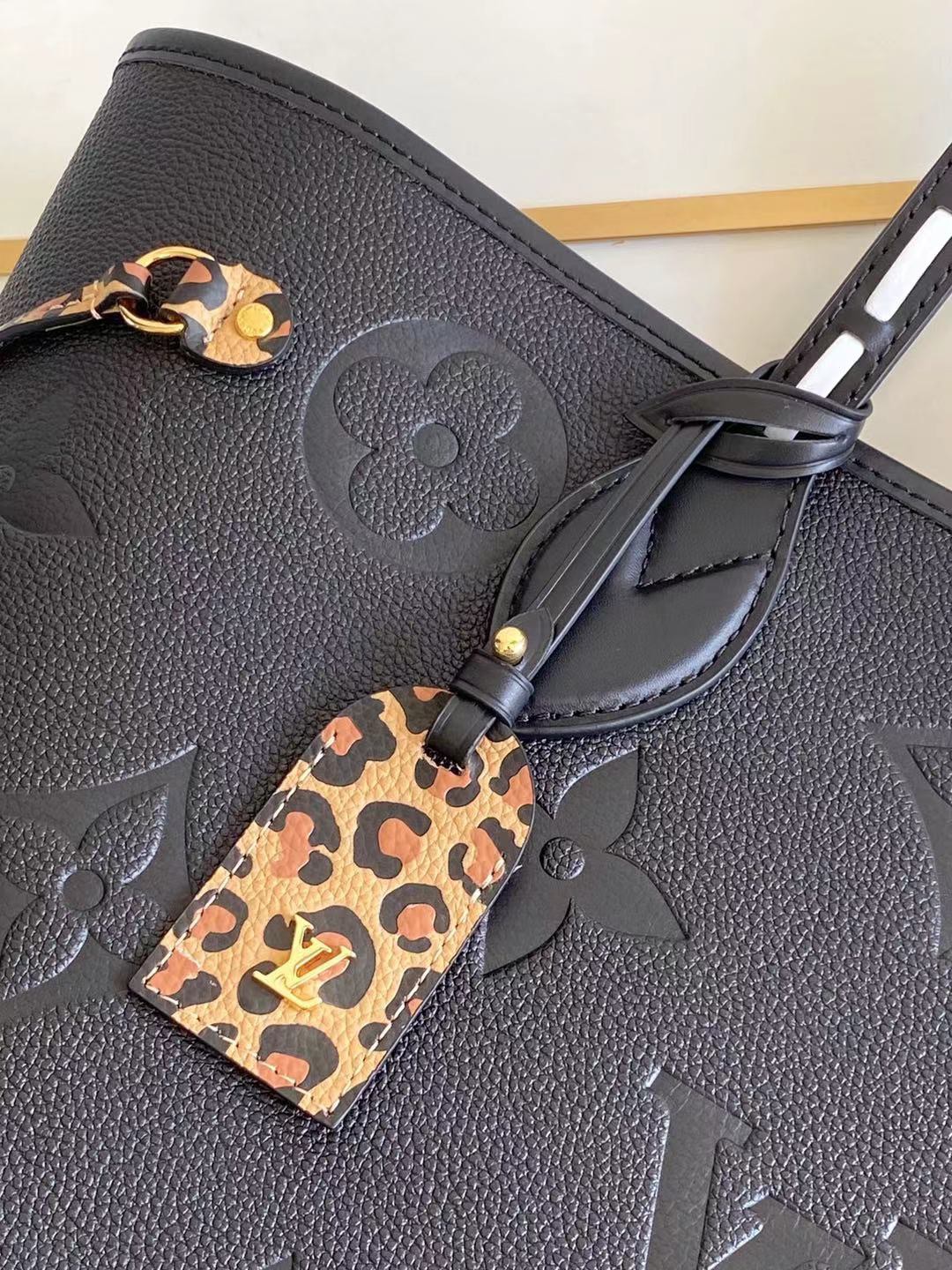 L*ouis V*uitton Top Bag 31*28*14cm