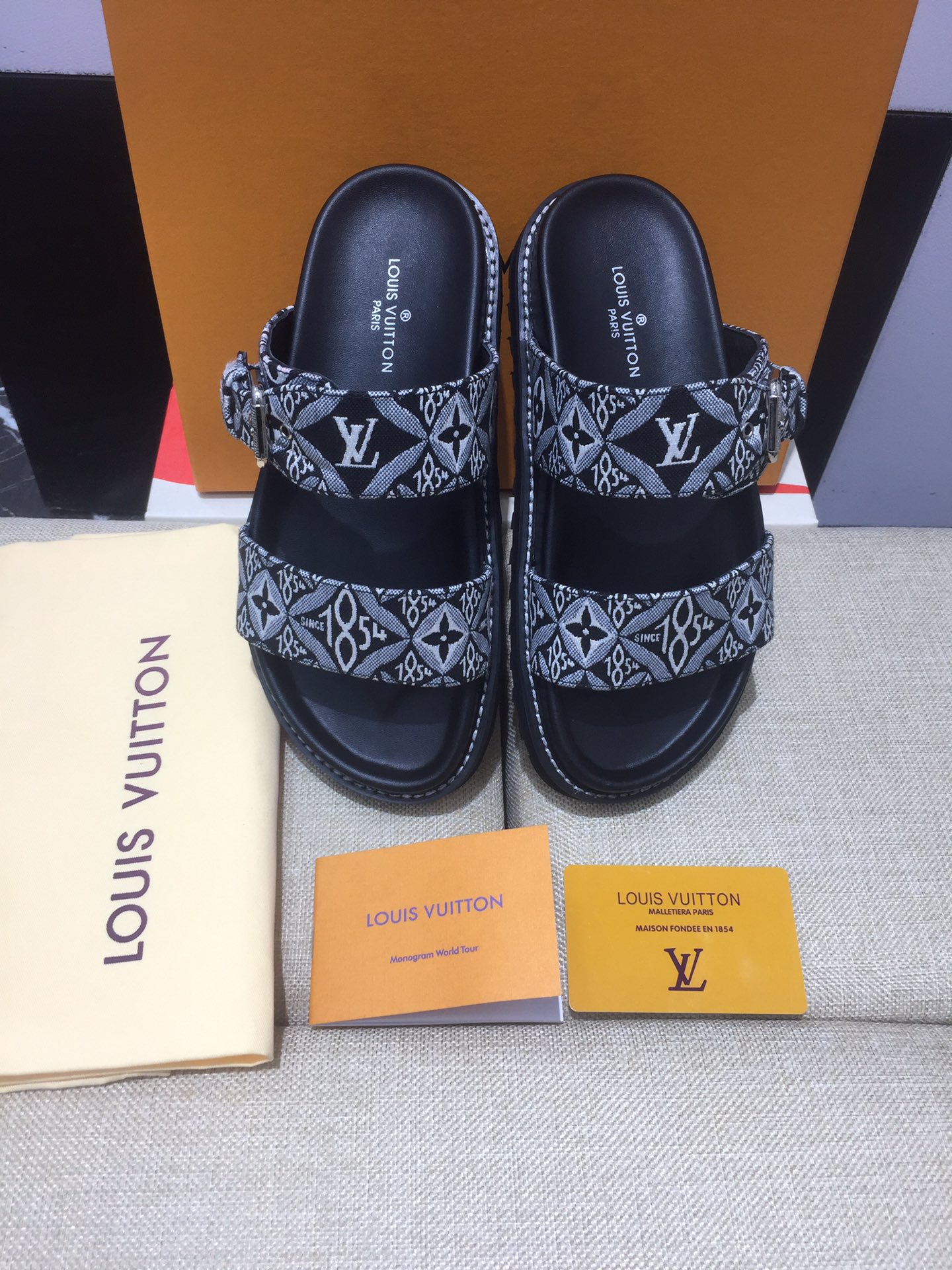 Women L*ouis V*uitton Top Slippers