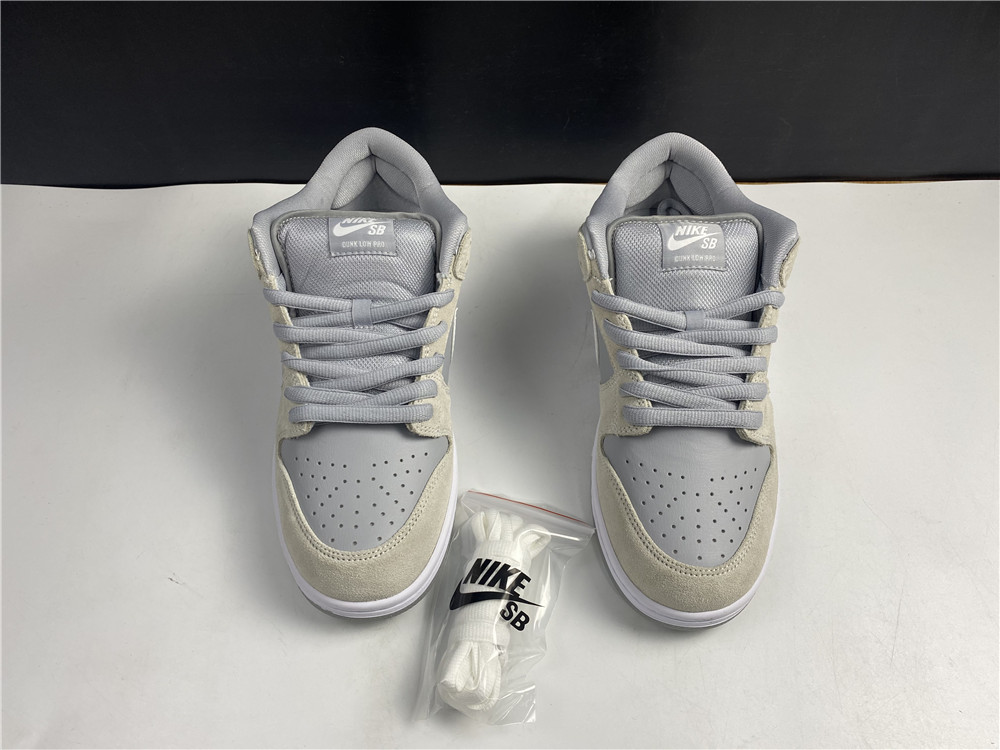 from Nike Dunk SB L TRD AR0778-110