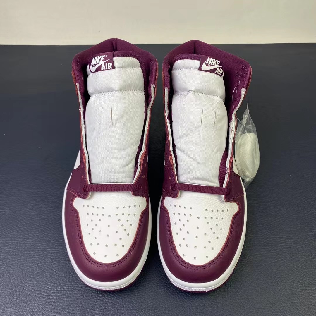 Air Jordan 1 High OG“ Bordeaux” 555088-611