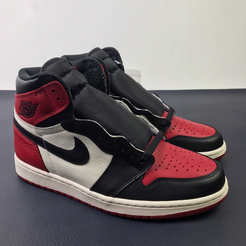 Air Jordan 1 Bred Toe 555088-610