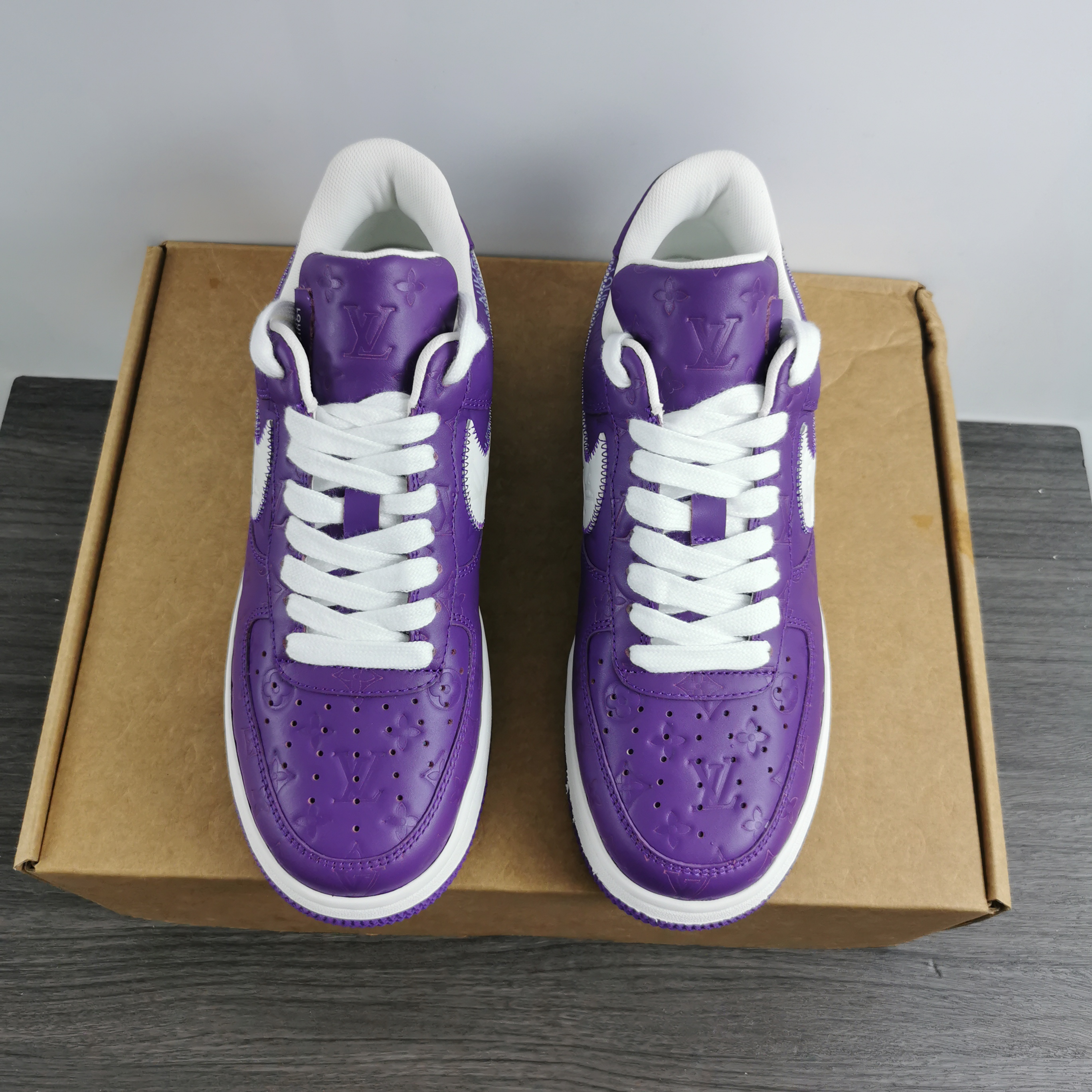 from O*ff-W*hite x Nike Air Force 1 x L*V Low