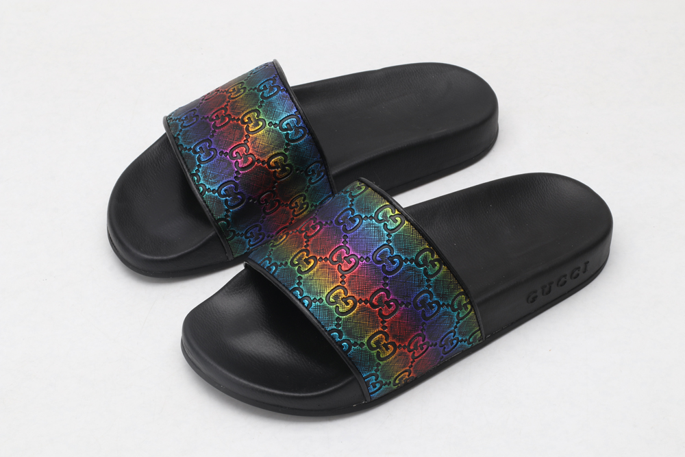G*cci Sandals