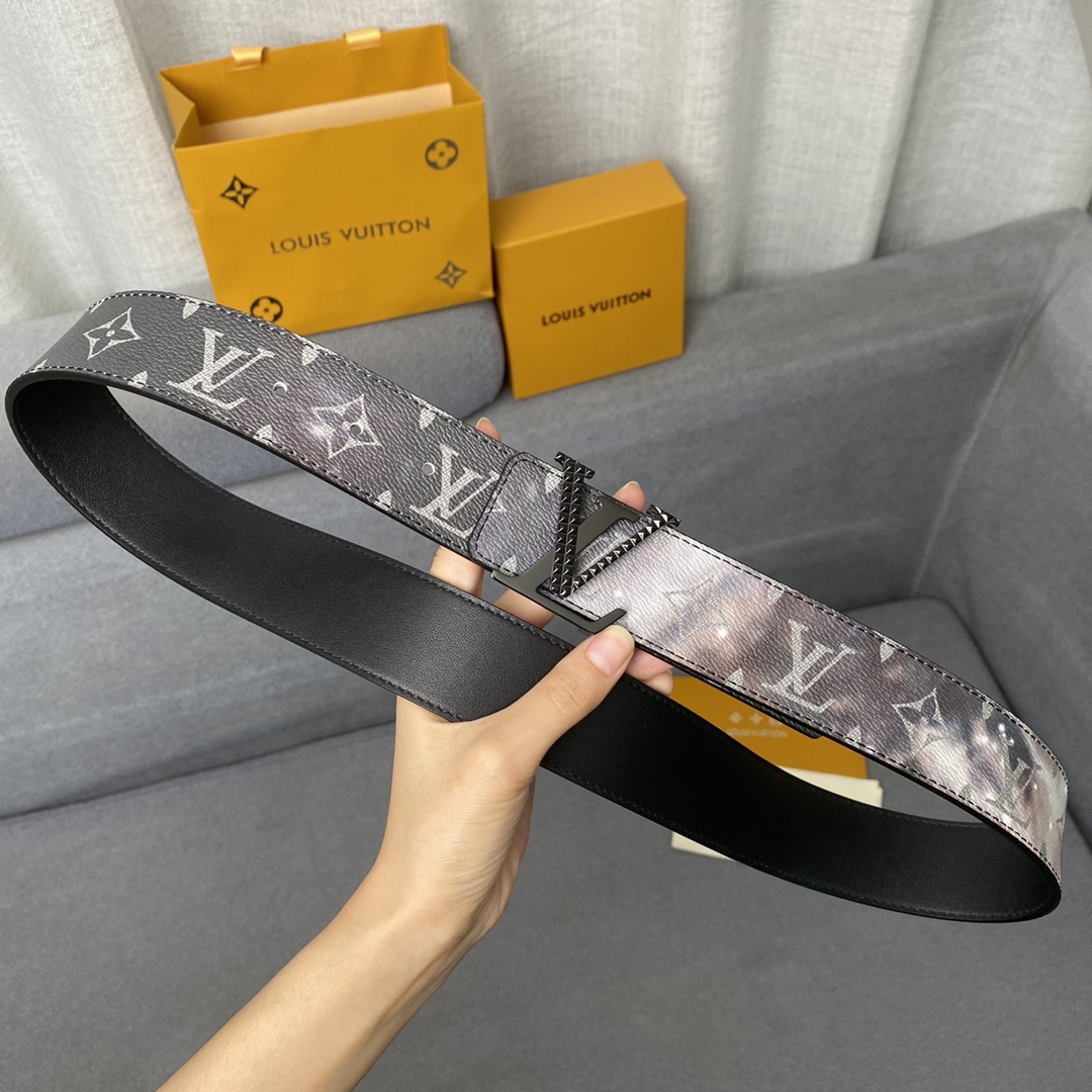 L*ouis V*uitton Belts Top Version