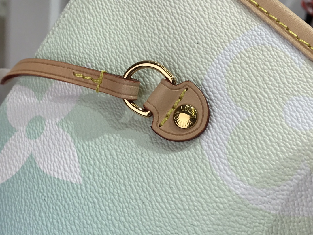 L*ouis V*uitton Top Bag 31.0 x 28.0 x 14.0cm