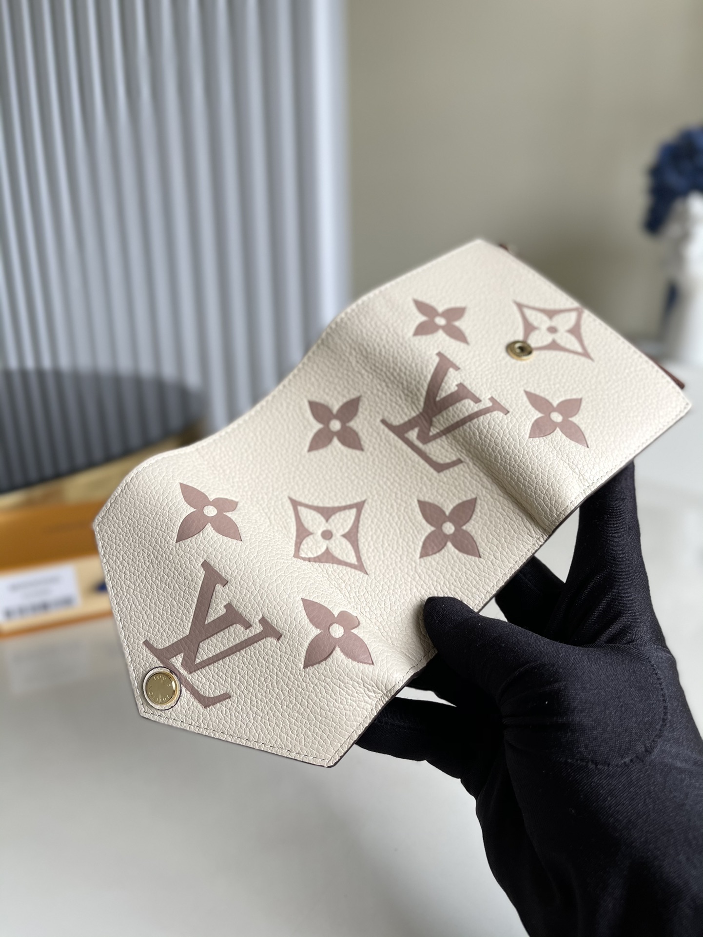 L*ouis V*uitton Bag Top Quality 12 x 9.5 x 1.5cm