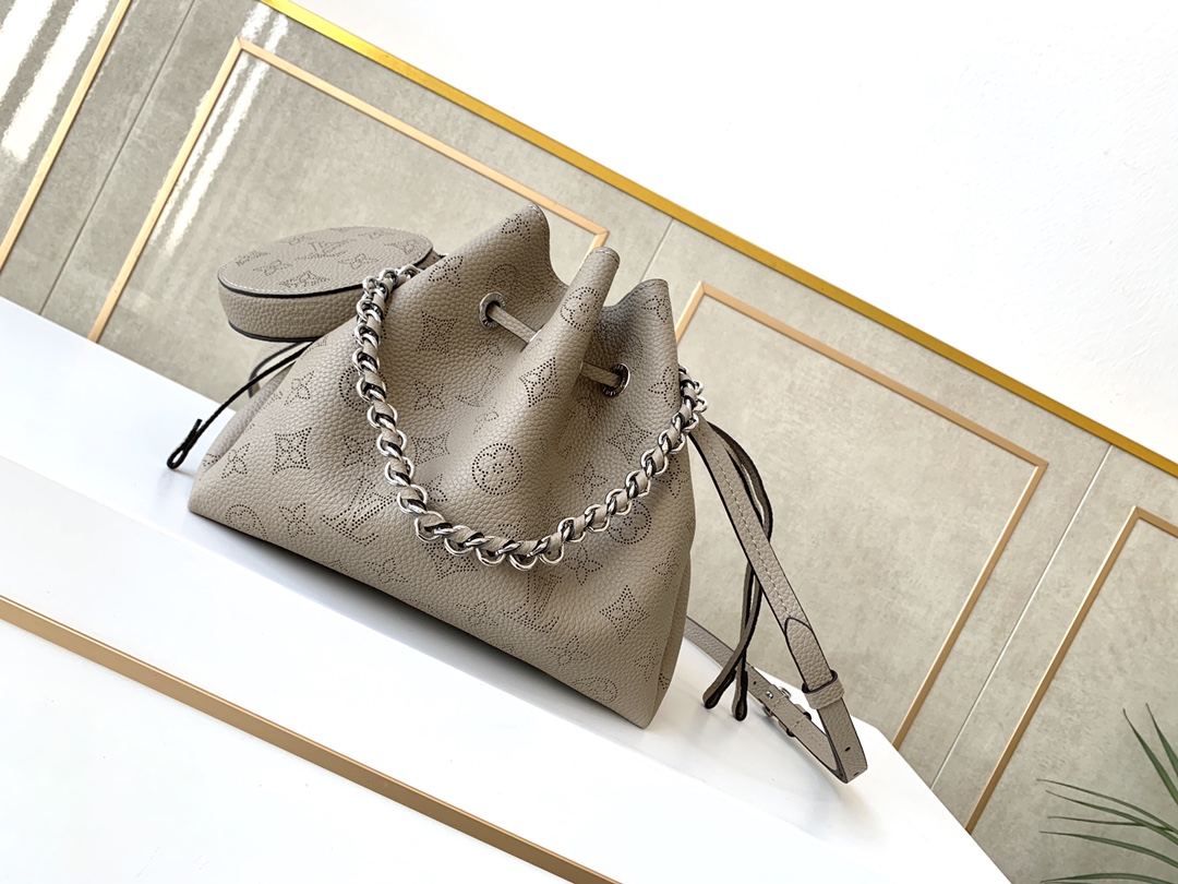 L*ouis V*uitton Top Bag 19 x 22 x 14 cm