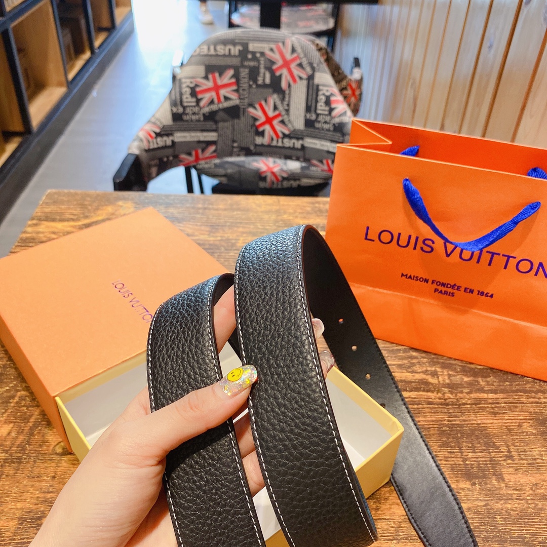 L*ouis V*uitton Belts Top Version