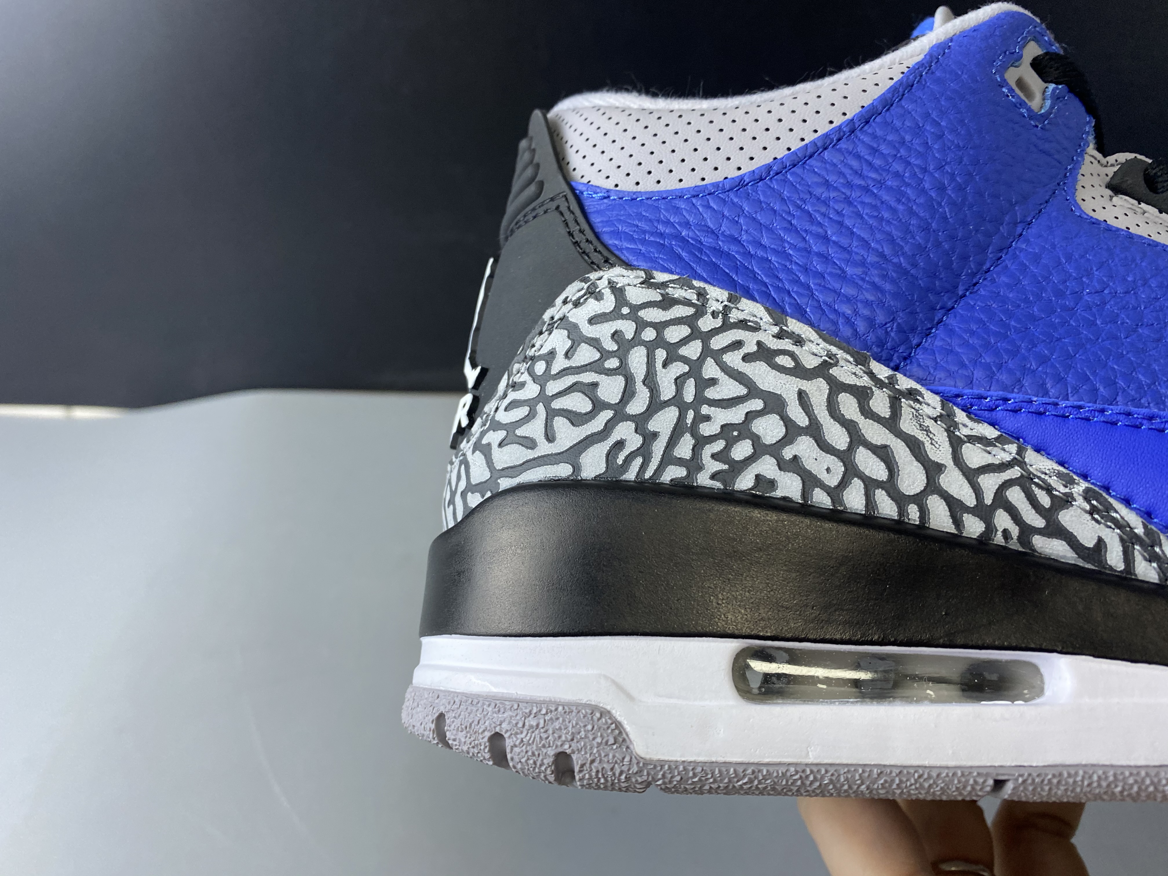 Air Jordan 3 WMNS Varsity Royal CT8532-400