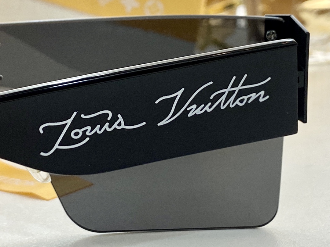 L*ouis V*uitton Glasses Top