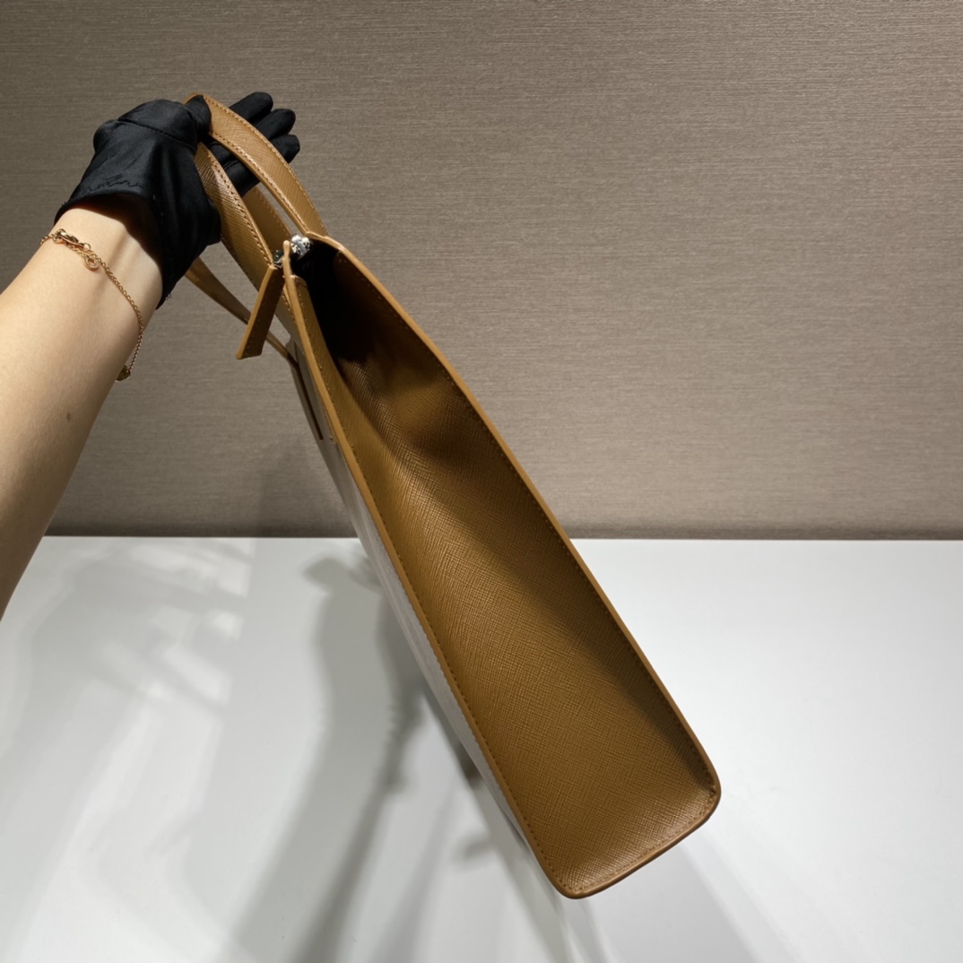 P*rada Bag Top Quality 40*40*9CM