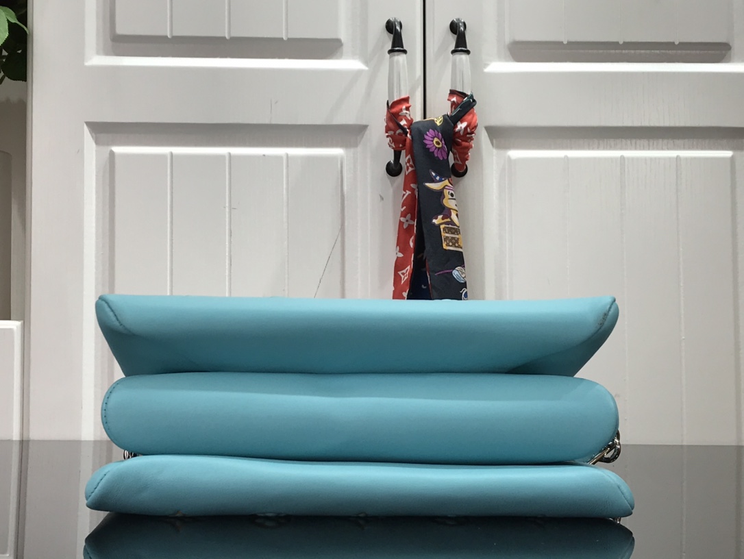 L*ouis V*uitton Top Bag 26*20*12cm