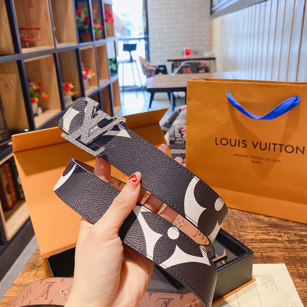 L*ouis V*uitton Belts Top Version