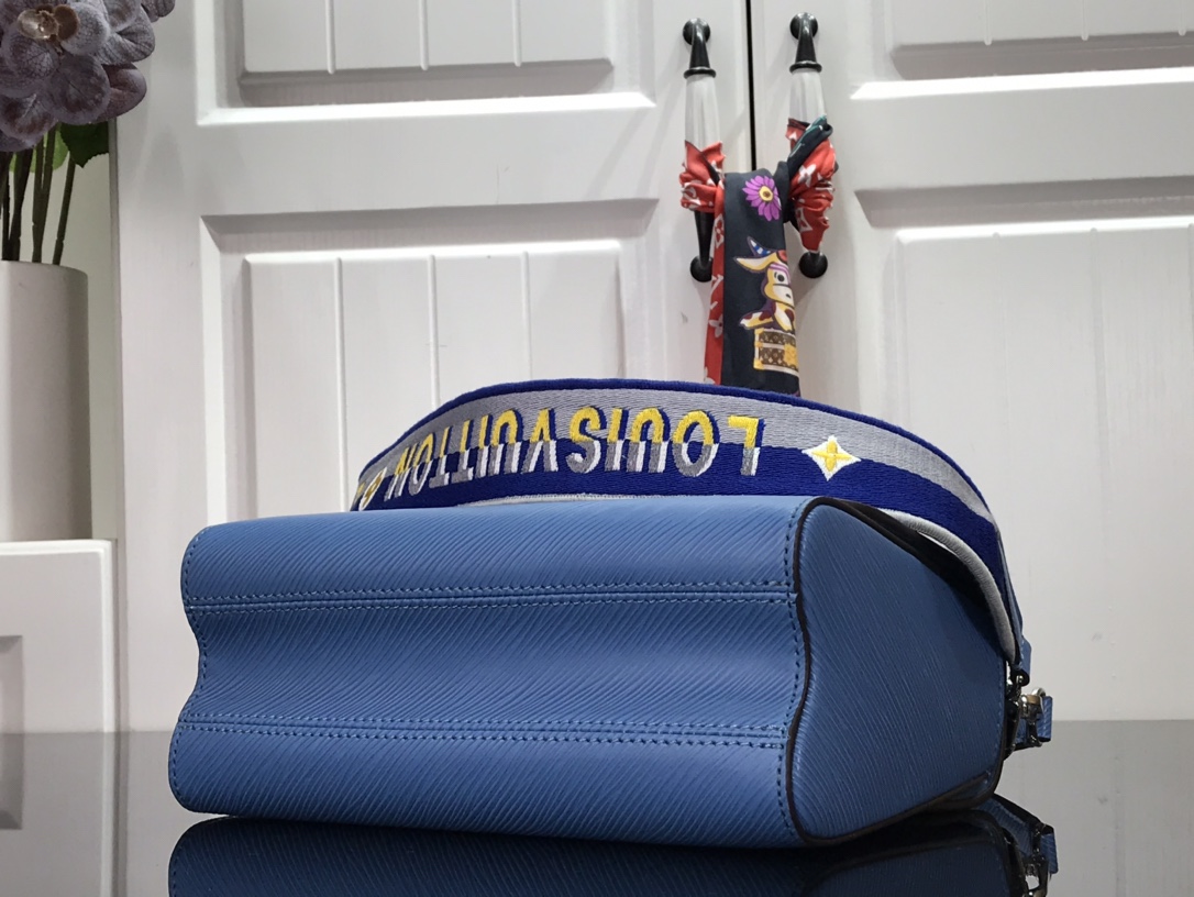 L*ouis V*uitton Top Bag 23*17*9.5cm