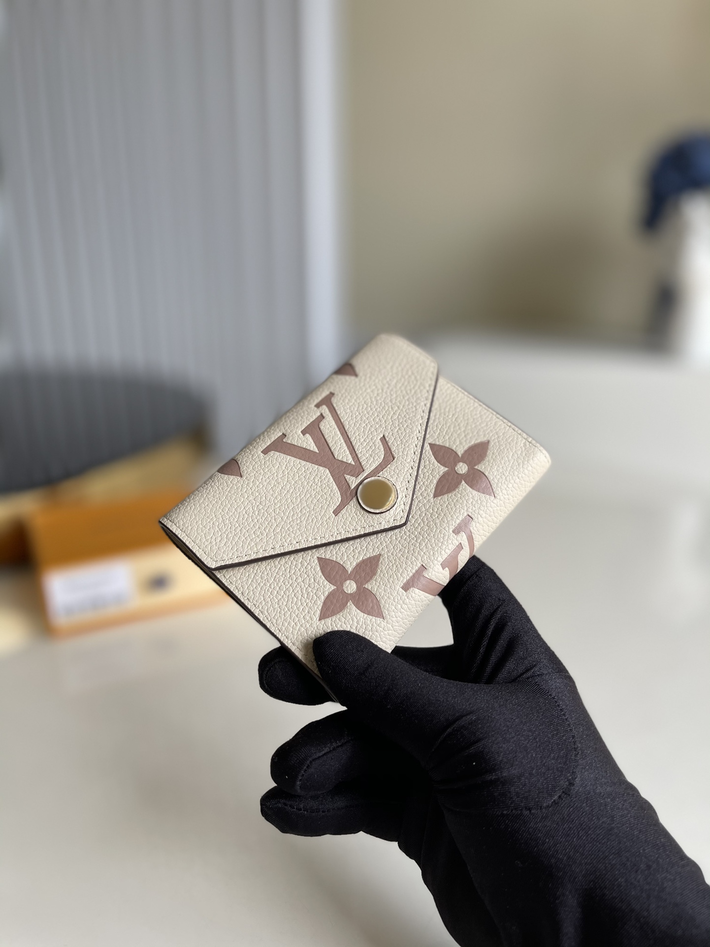 L*ouis V*uitton Bag Top Quality 12 x 9.5 x 1.5cm