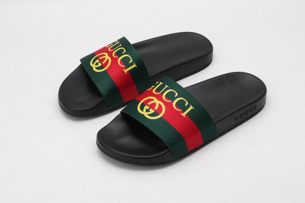 G*cci Sandals