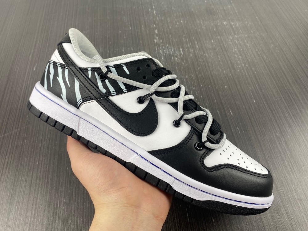 from Nike DUNK LOW DD3363-002