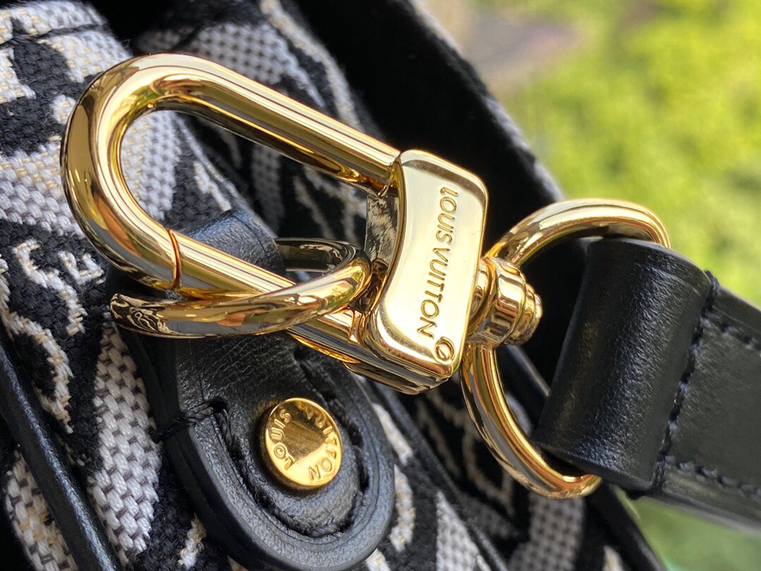 L*ouis V*uitton Top Bag 25 x 19 x 7 cm