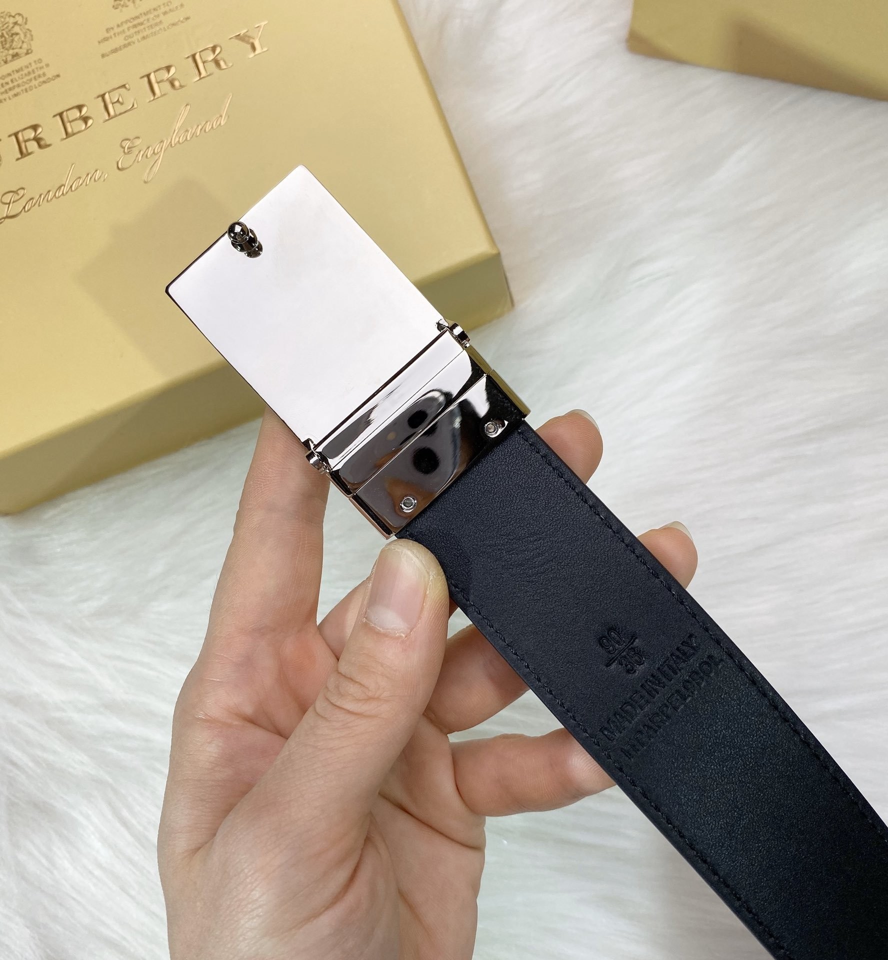 B*rberrry Belts Top Version