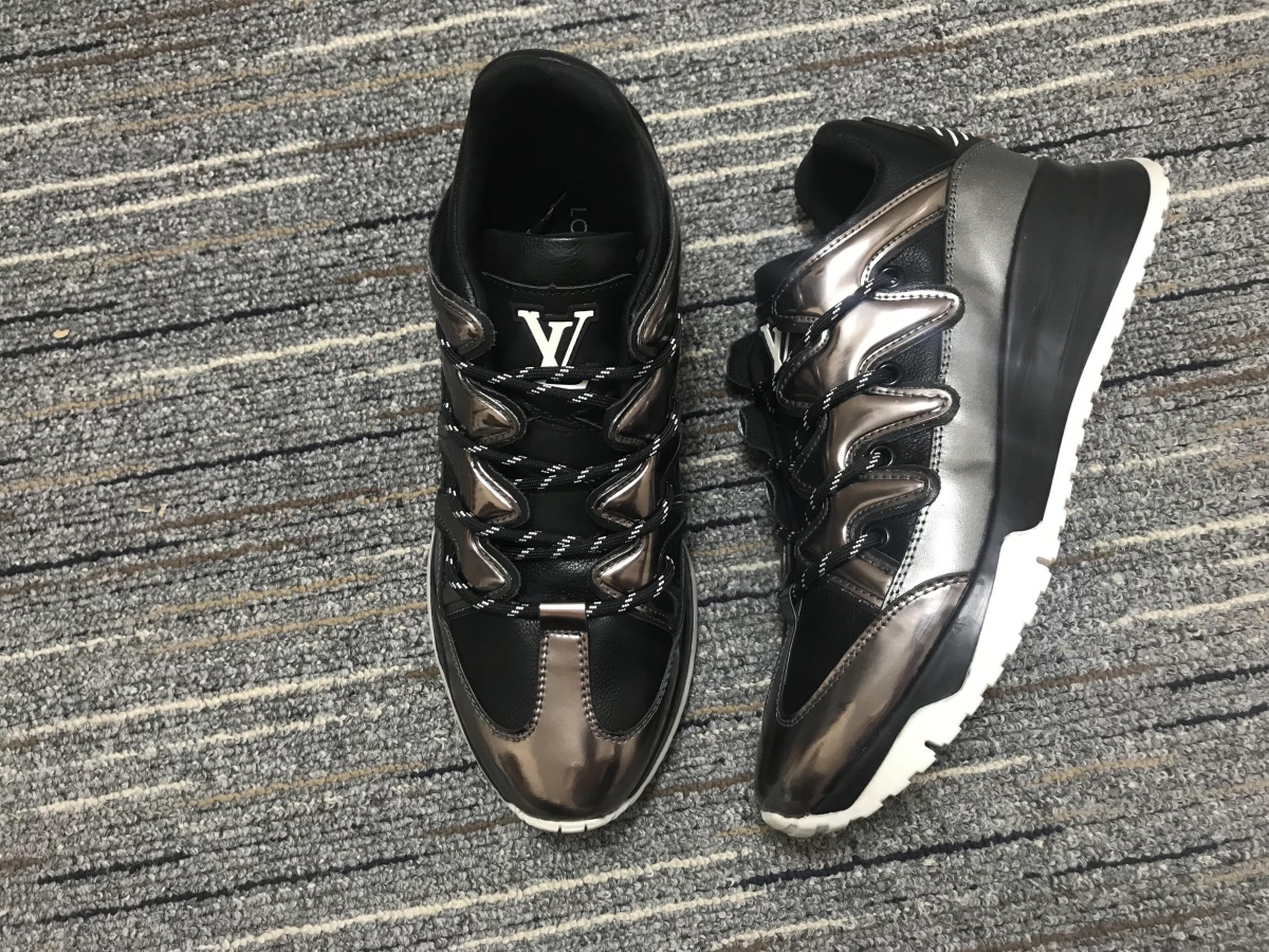 Men L*ouis V*uitton Run Away Top Sneaker