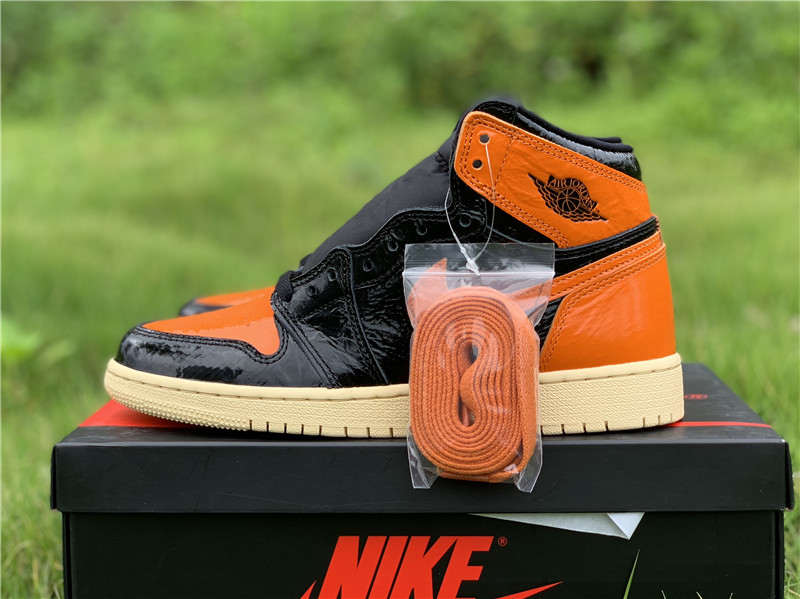 Air Jordan 1 Retro High OG βShattered Backboardβ3.0 555088-028