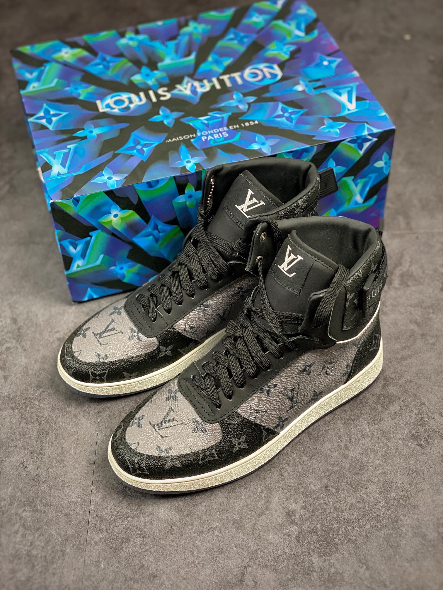 Men L*ouis V*uitton Top Sneaker