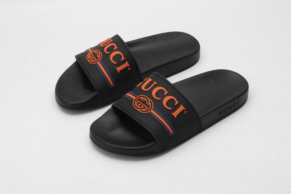 G*cci Sandals