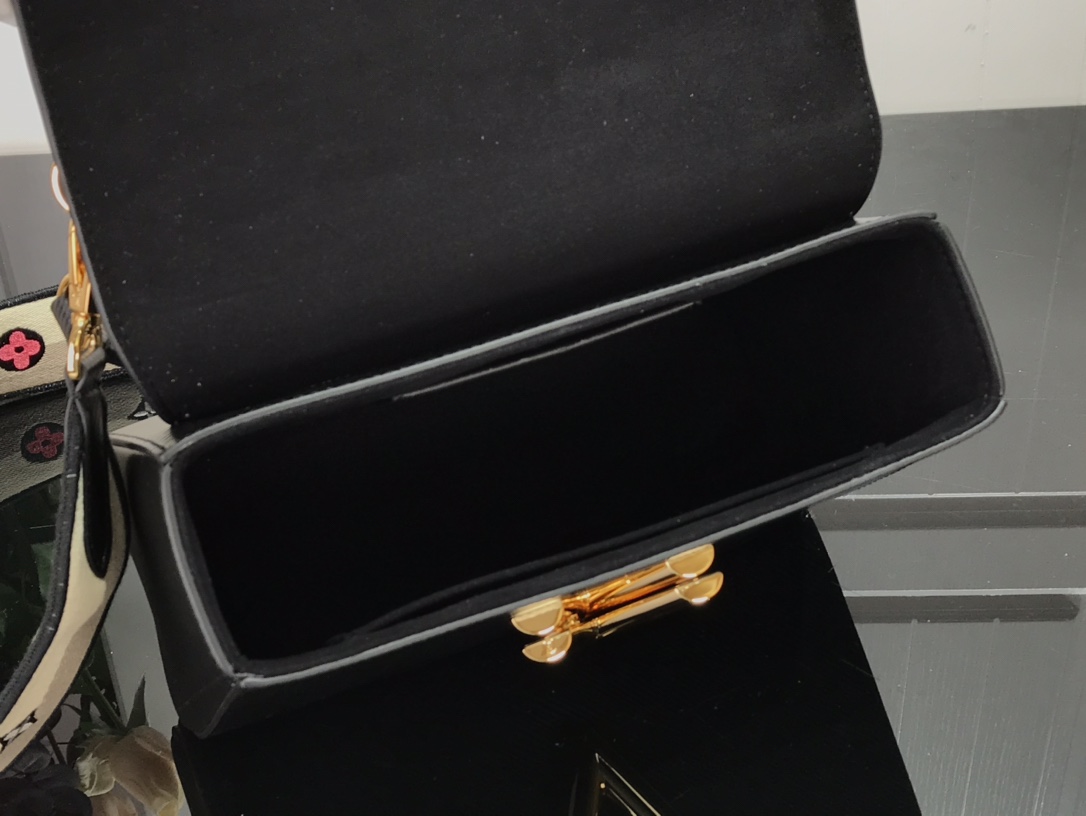 L*ouis V*uitton Top Bag 23*17*9.5cm