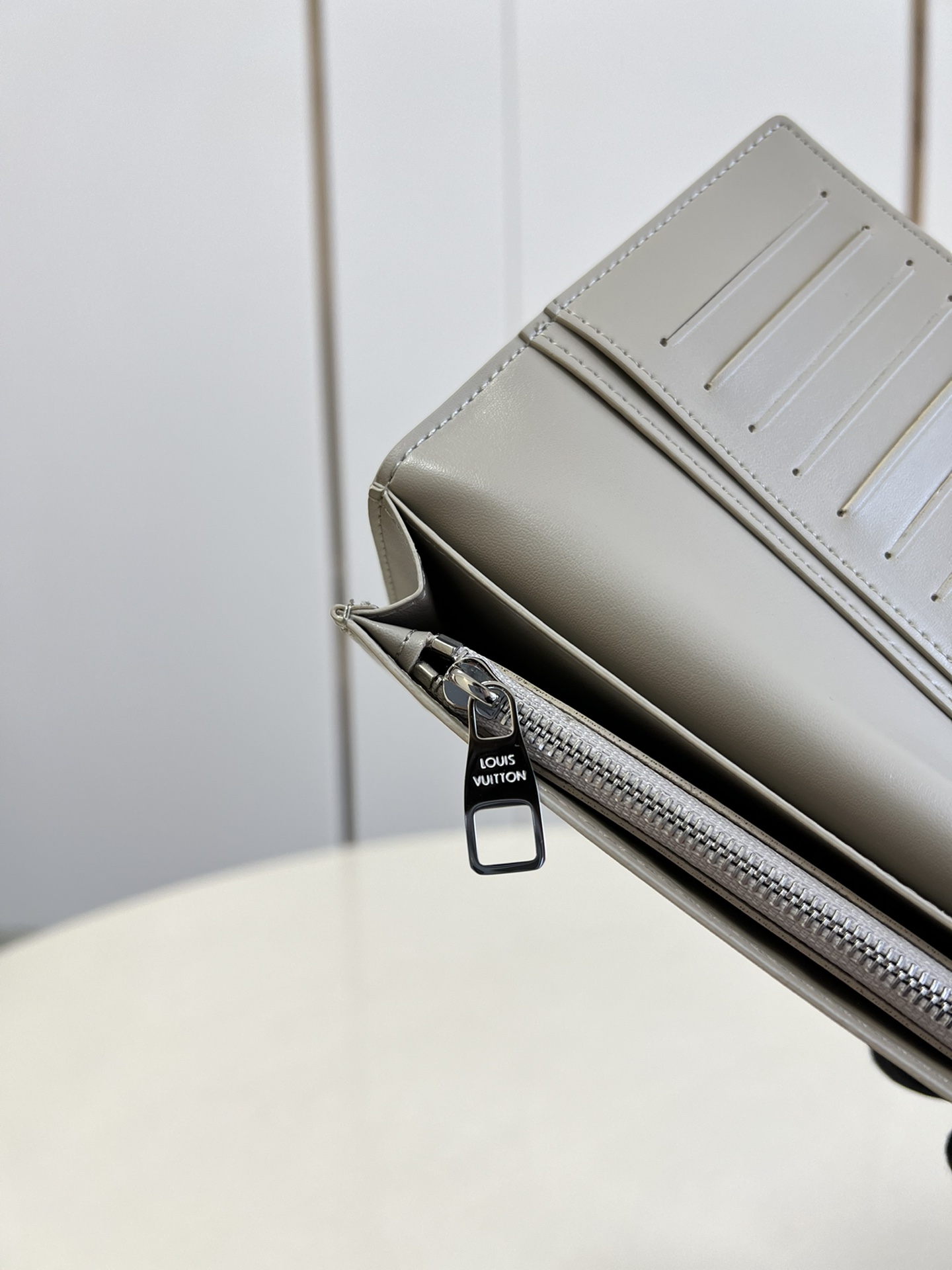 L*ouis V*uitton Bag Top Quality 10*19*2CM