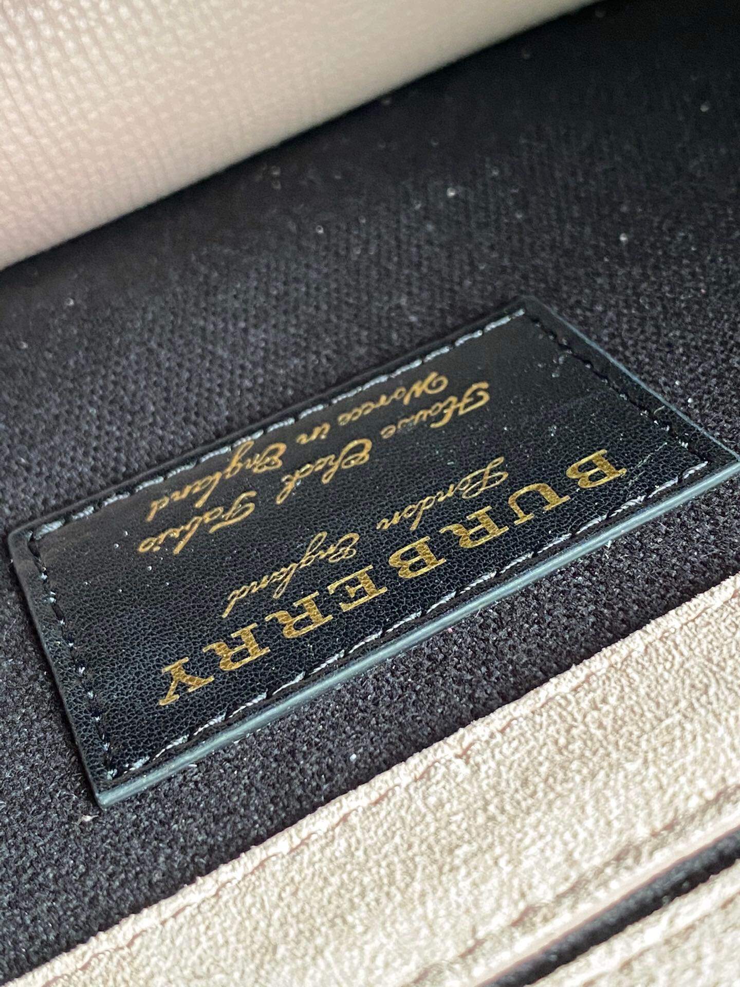 B*urberry Bag Top Quality 24*7*18cm