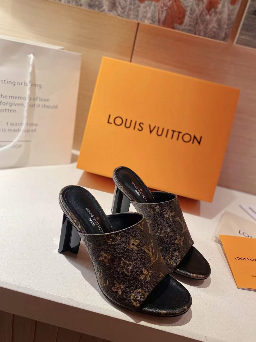 Women L*ouis V*uitton Top Slippers