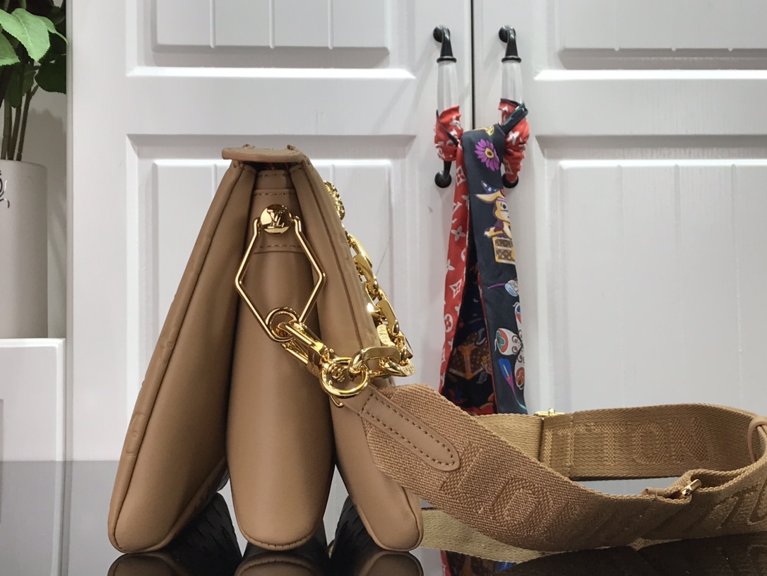 L*ouis V*uitton Top Bag 26*20*12cm