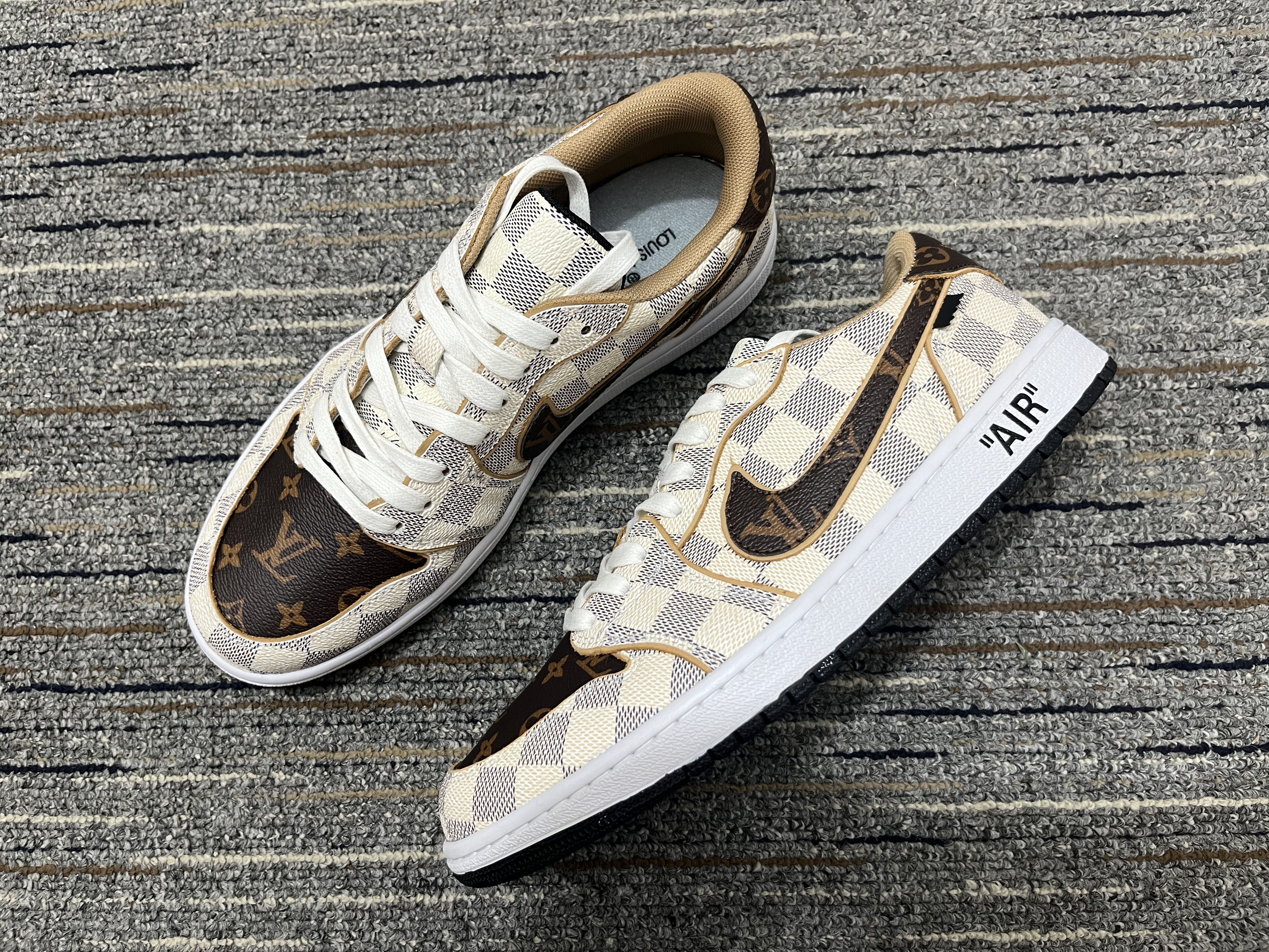 Air Jordan 1 L*V Top Sneakers