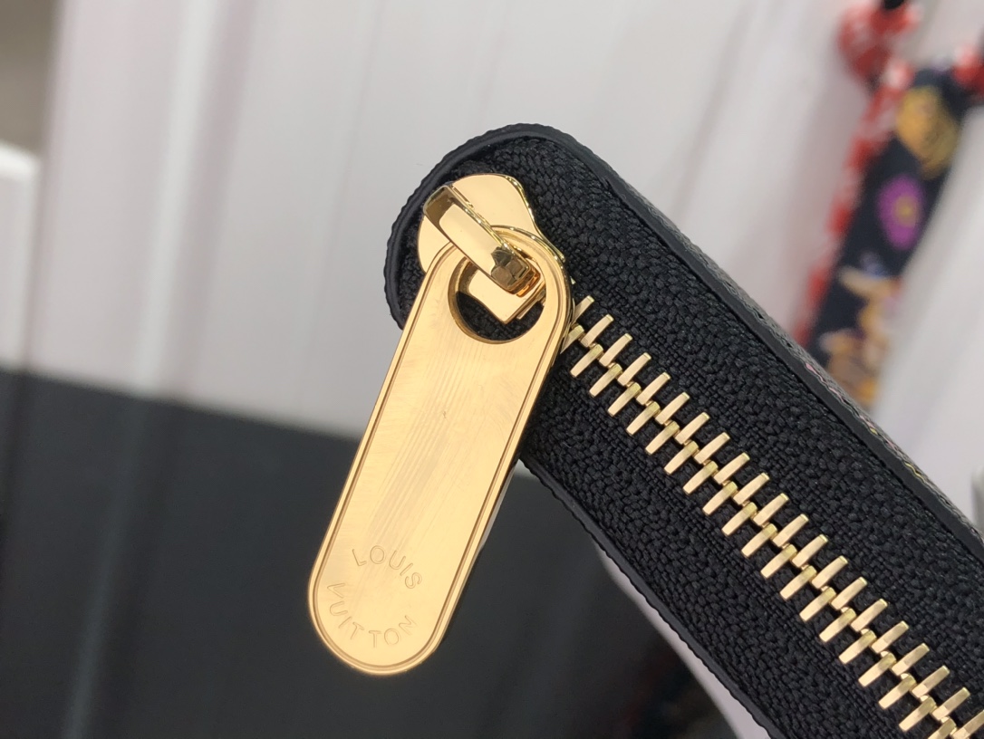 L*ouis V*uitton Bag Top Quality 11*8.5*2cm