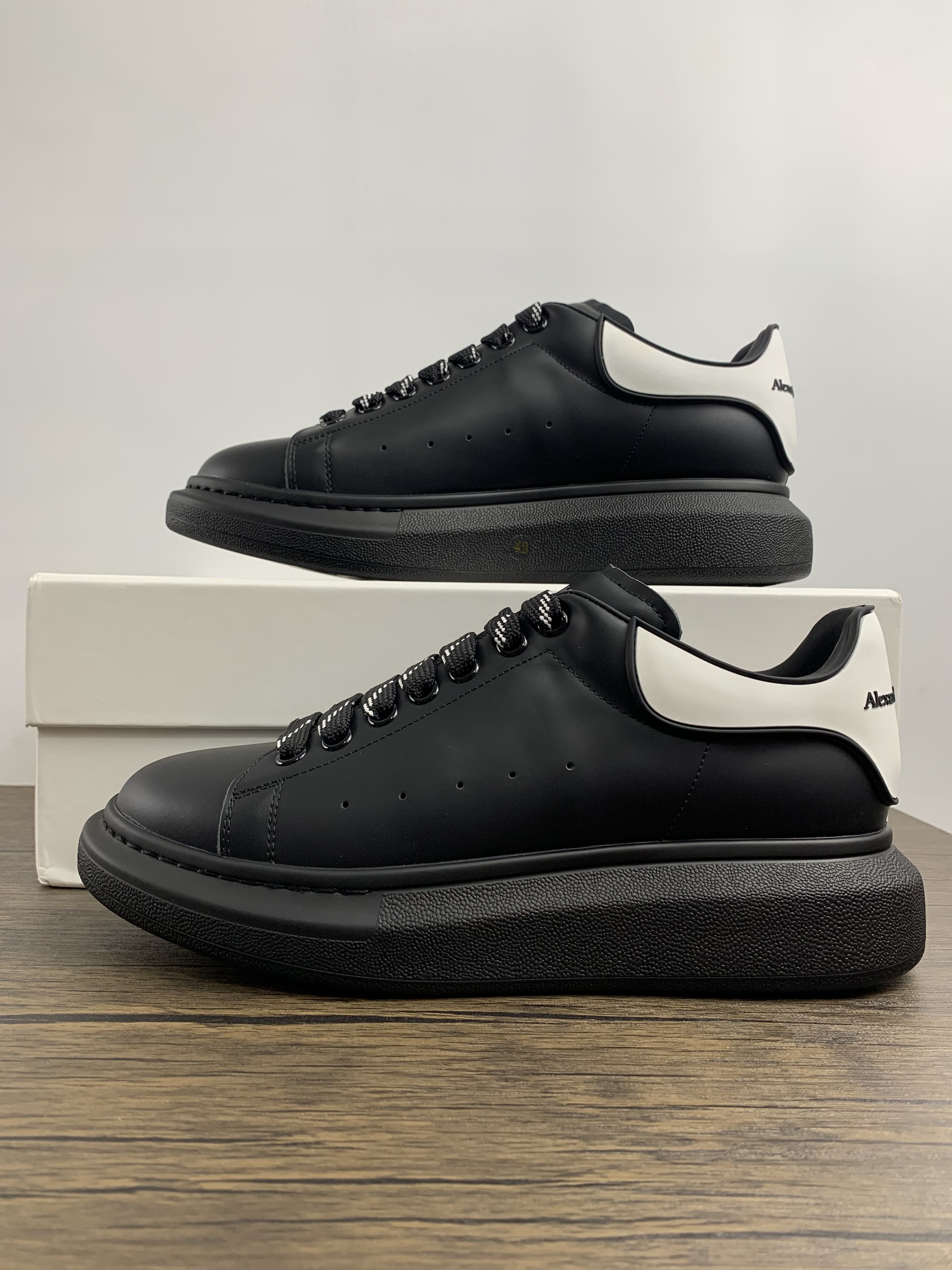 A*exander M*queen men women top Sneaker