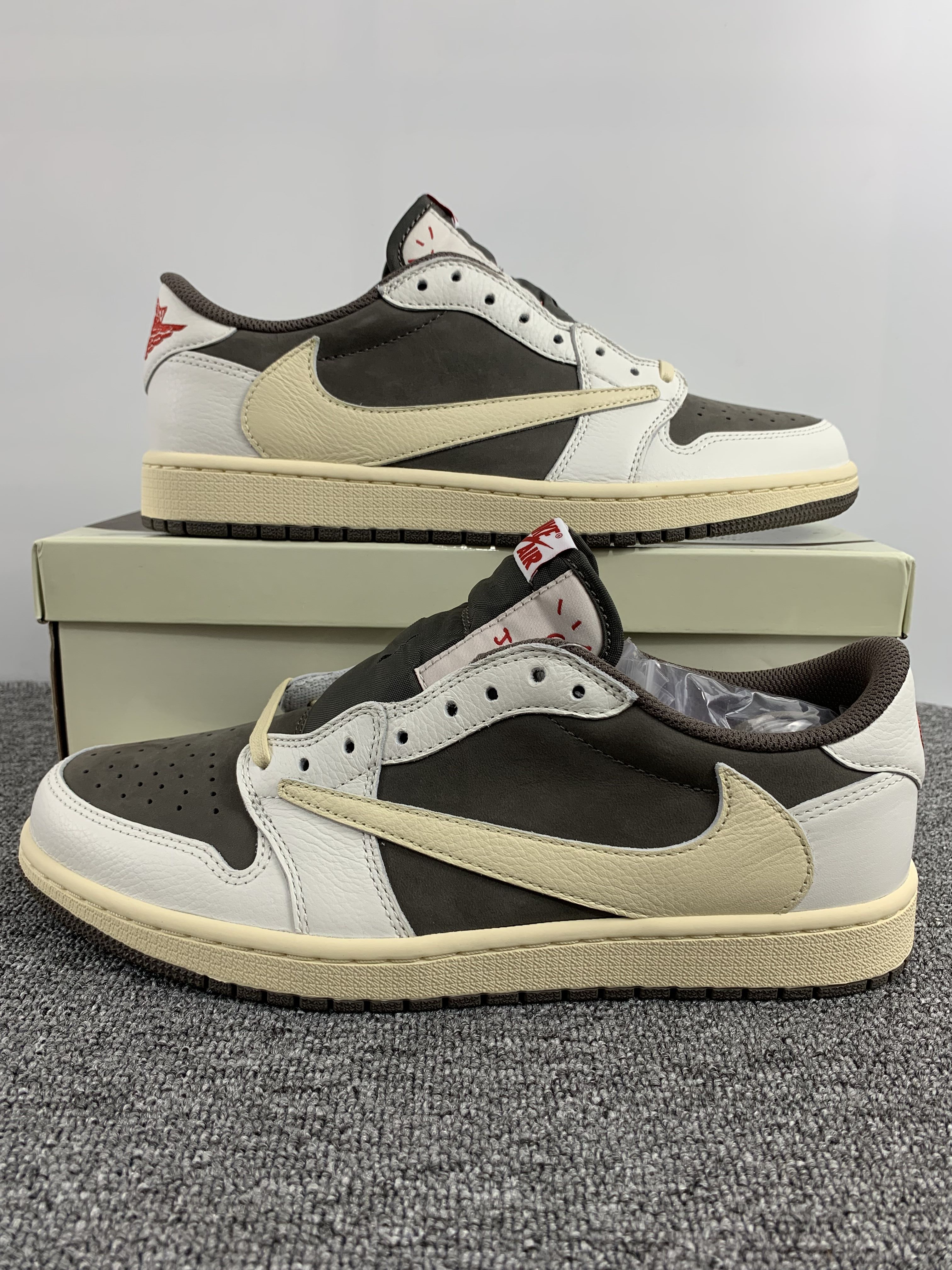 T*ravis S*cott x Air Jordan 1 Low OG DM7866-162