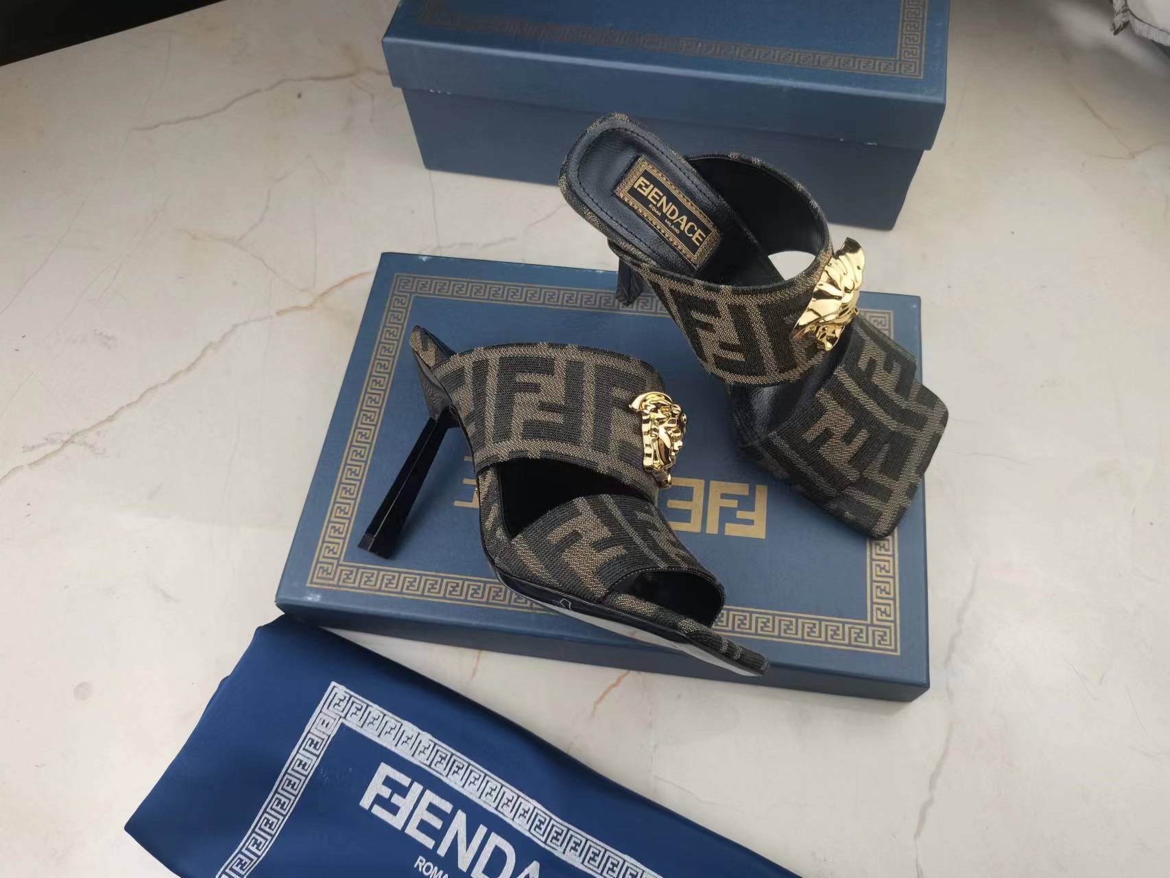 Women F*endi Top Quality Sandals