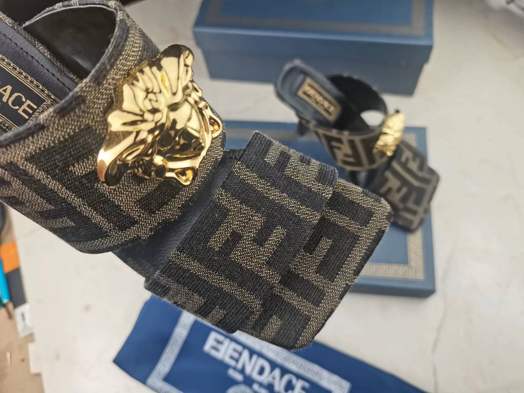 Women F*endi Top Quality Sandals