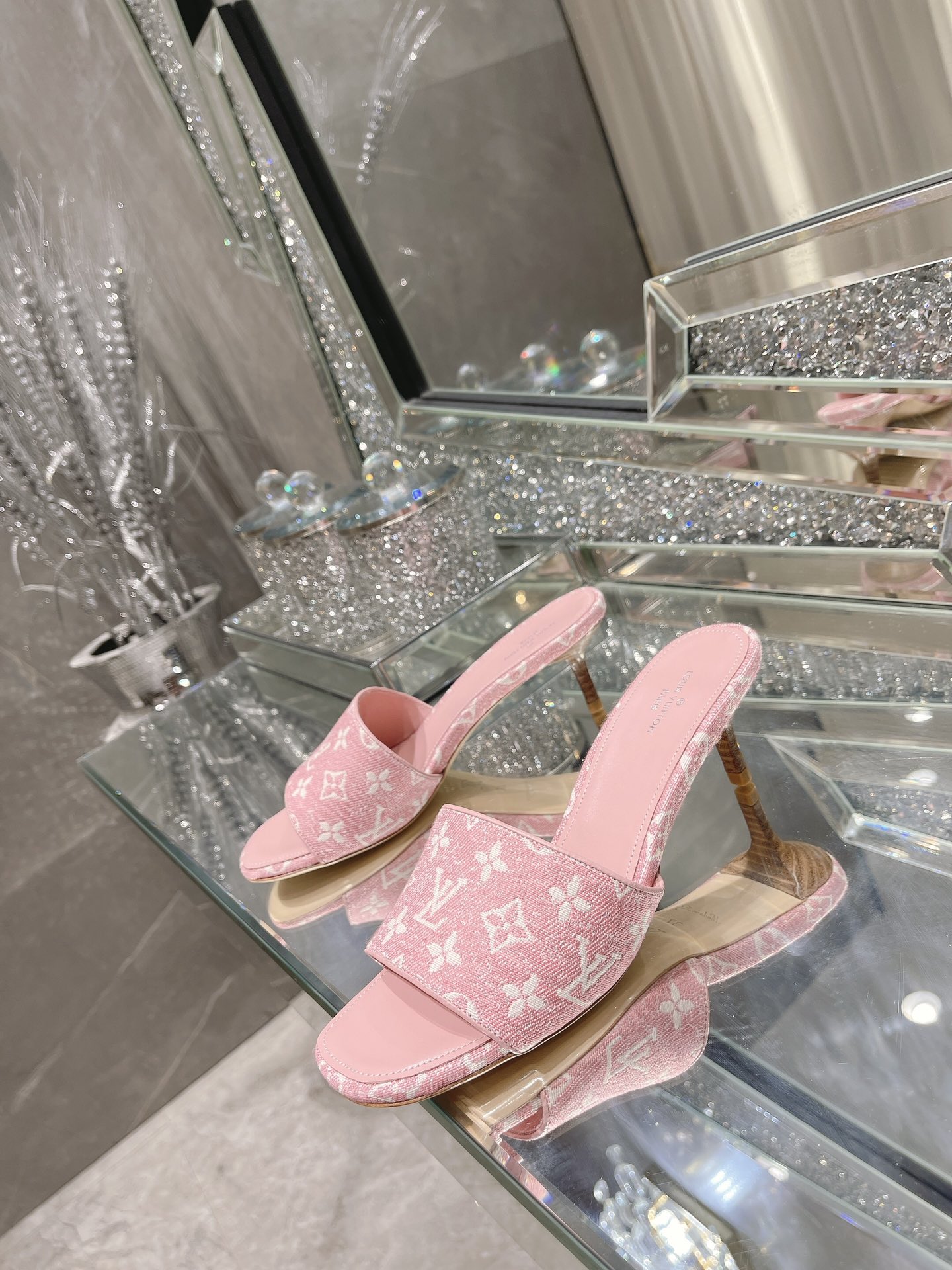 Women L*ouis V*uitton Top Sandals